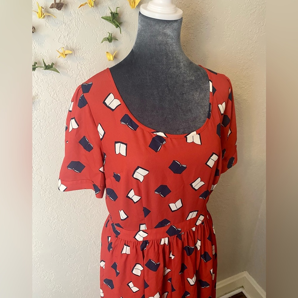 ModCloth What’s the Scoop Book dress - size M with pockets